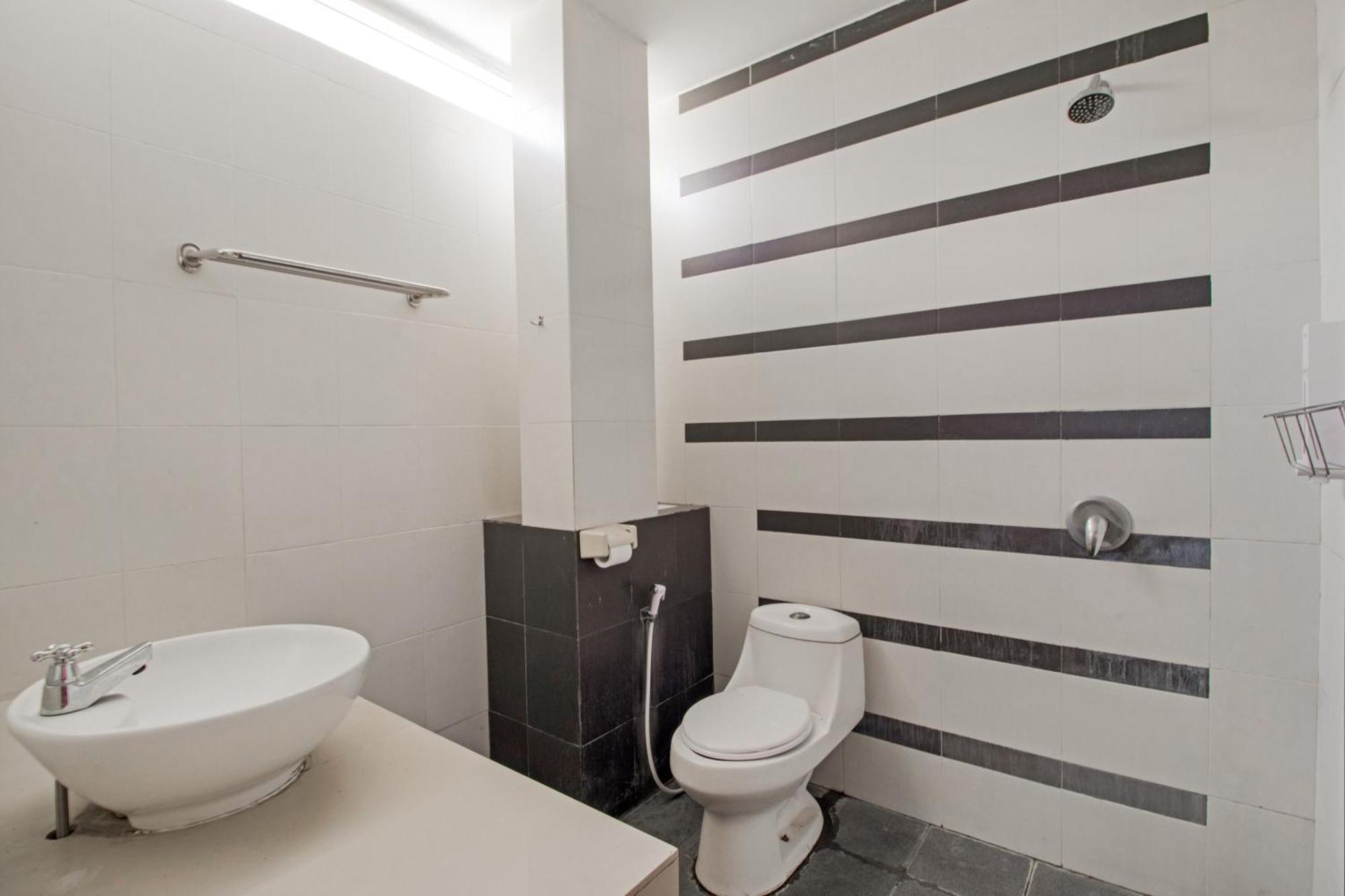 Oyo Flagship 3753 Cassa Dua Hotel チマヒ エクステリア 写真