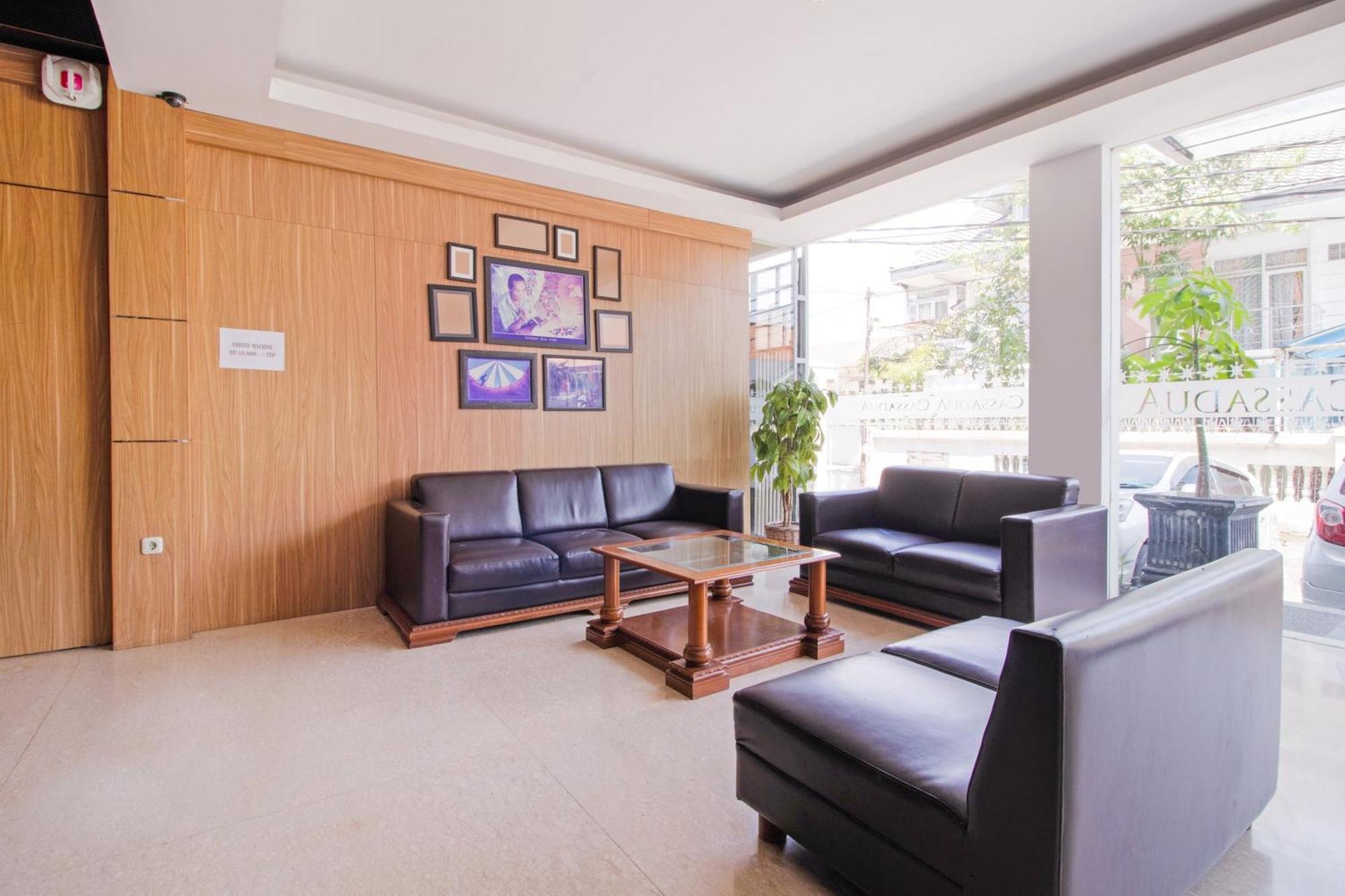 Oyo Flagship 3753 Cassa Dua Hotel チマヒ エクステリア 写真