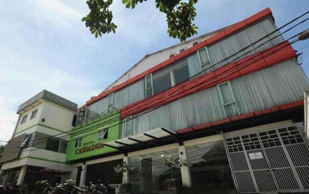 Oyo Flagship 3753 Cassa Dua Hotel チマヒ エクステリア 写真